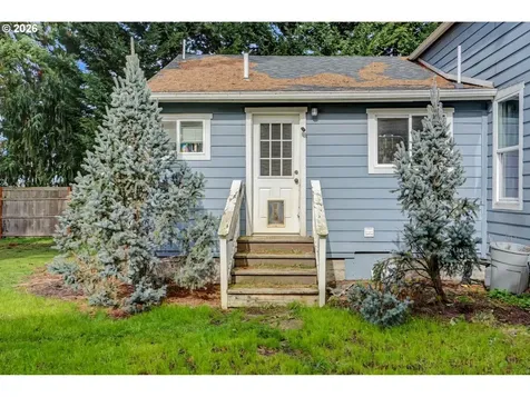 213 Mill Street Silverton OR 97381