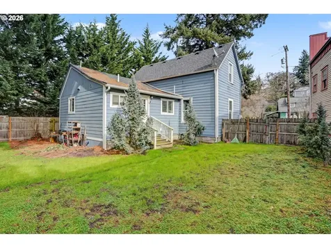 213 Mill Street Silverton OR 97381