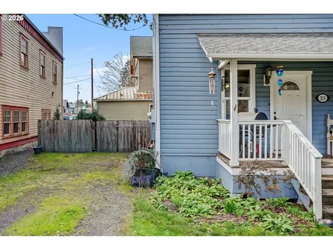 213 Mill Street Silverton OR 97381