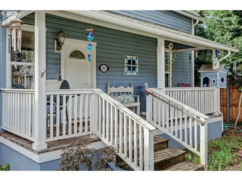 213 Mill Street Silverton OR 97381