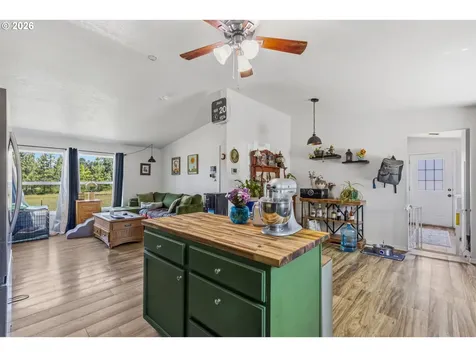 6107 Nonpareil Road Sutherlin OR 97479