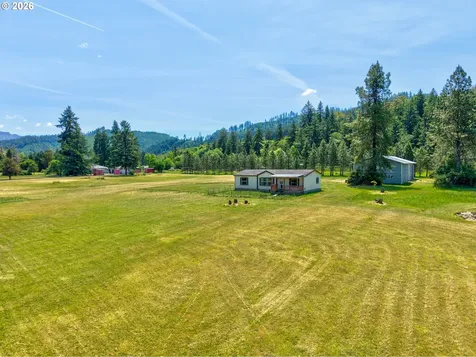 6107 Nonpareil Road Sutherlin OR 97479
