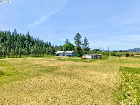 6107 Nonpareil Road Sutherlin OR 97479