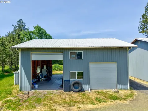 6107 Nonpareil Road Sutherlin OR 97479