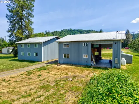 6107 Nonpareil Road Sutherlin OR 97479