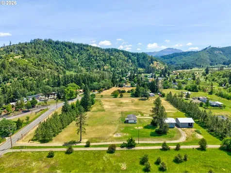 6107 Nonpareil Road Sutherlin OR 97479