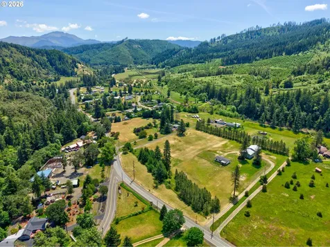 6107 Nonpareil Road Sutherlin OR 97479