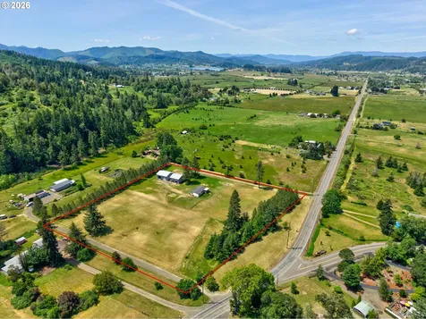6107 Nonpareil Road Sutherlin OR 97479