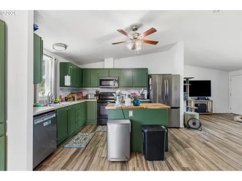 6107 Nonpareil Road Sutherlin OR 97479