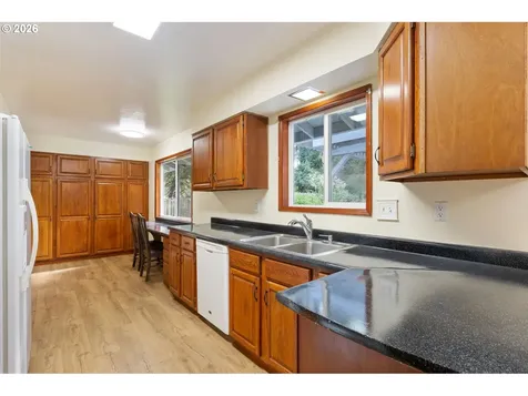 15260 NE Couch Court Portland OR 97230