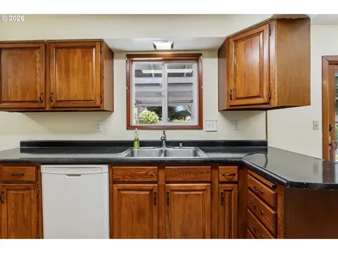 15260 NE Couch Court Portland OR 97230