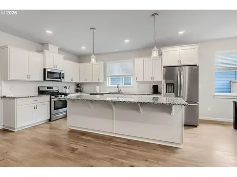 1886 N Hyssop Street Canby OR 97013