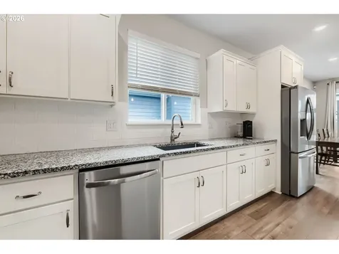 1886 N Hyssop Street Canby OR 97013