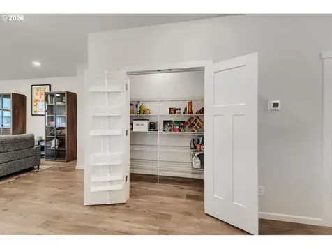 1886 N Hyssop Street Canby OR 97013