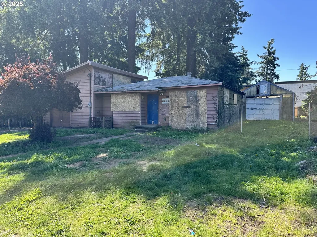 12010 NE Holladay Street Portland OR 97220
