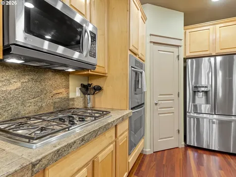 19913 SE 8th Way Camas WA 98607