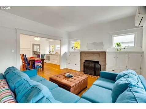 1734 SE 43rd Avenue Portland OR 97215