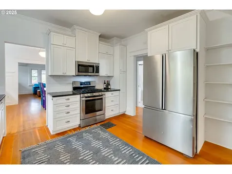 1734 SE 43rd Avenue Portland OR 97215