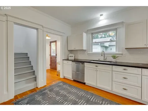 1734 SE 43rd Avenue Portland OR 97215