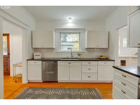 1734 SE 43rd Avenue Portland OR 97215