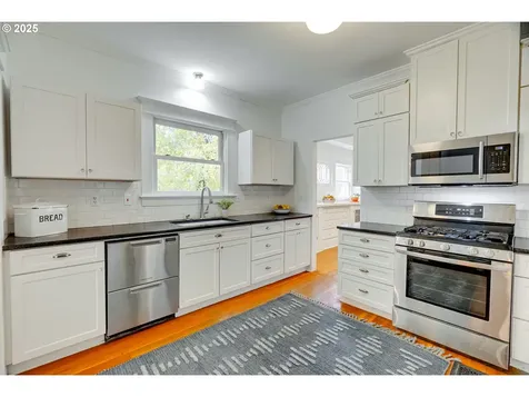 1734 SE 43rd Avenue Portland OR 97215