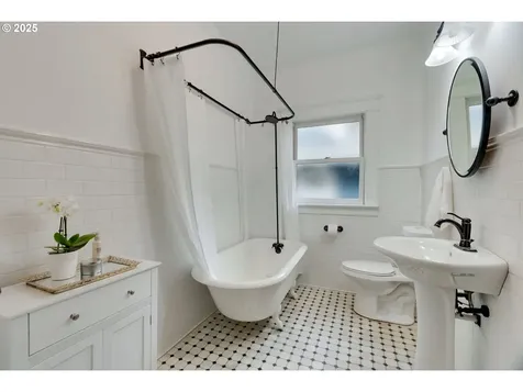1734 SE 43rd Avenue Portland OR 97215