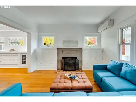 1734 SE 43rd Avenue Portland OR 97215