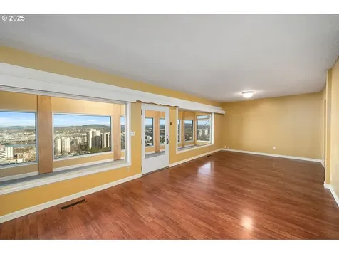 2604 SW Buckingham Avenue Portland OR 97201