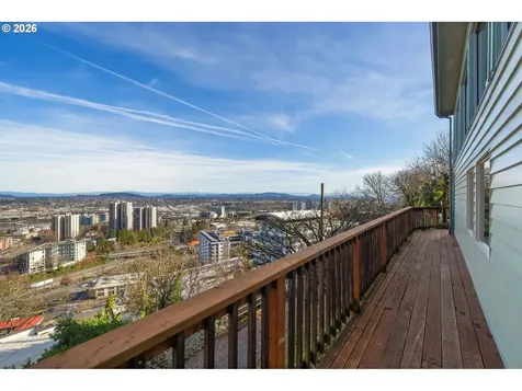 2604 SW Buckingham Avenue Portland OR 97201
