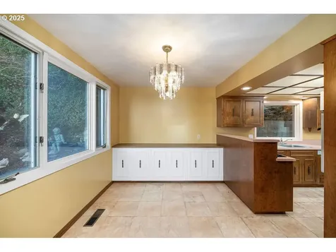 2604 SW Buckingham Avenue Portland OR 97201