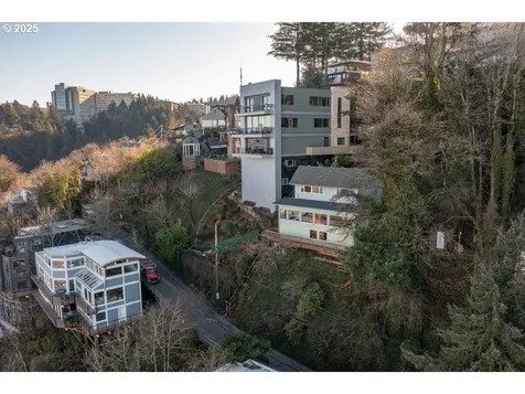 2604 SW Buckingham Avenue Portland OR 97201