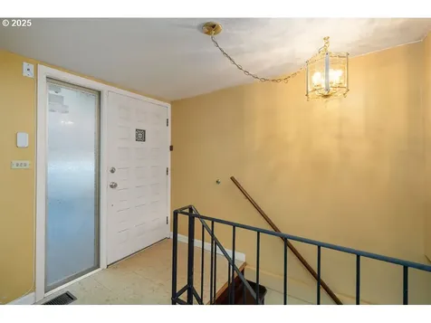 2604 SW Buckingham Avenue Portland OR 97201
