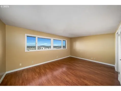 2604 SW Buckingham Avenue Portland OR 97201