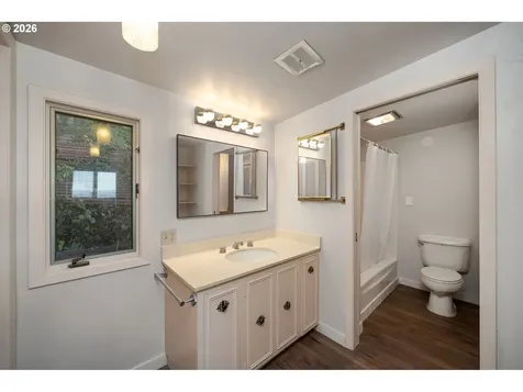2604 SW Buckingham Avenue Portland OR 97201