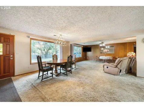 10345 NE 13th Avenue Portland OR 97211