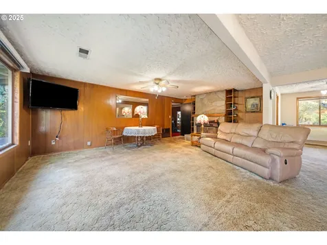 10345 NE 13th Avenue Portland OR 97211