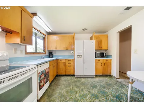 10345 NE 13th Avenue Portland OR 97211