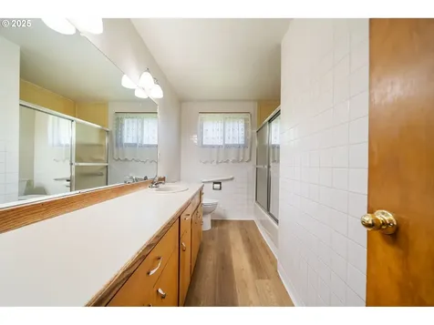10345 NE 13th Avenue Portland OR 97211