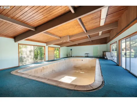10345 NE 13th Avenue Portland OR 97211