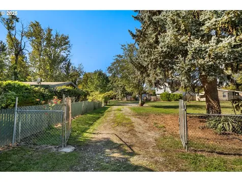 10345 NE 13th Avenue Portland OR 97211