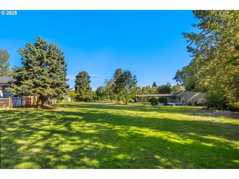 10345 NE 13th Avenue Portland OR 97211