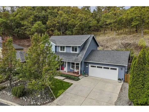 1734 NE Shale Court Roseburg OR 97470