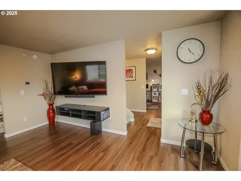 1734 NE Shale Court Roseburg OR 97470