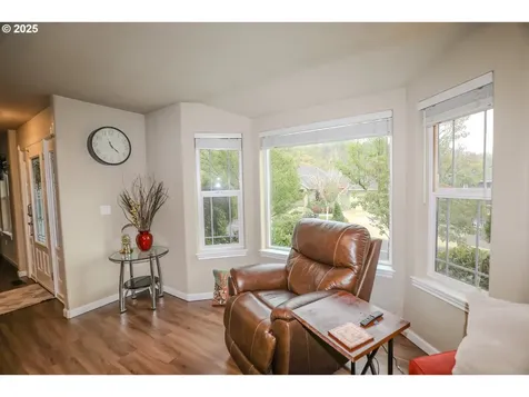 1734 NE Shale Court Roseburg OR 97470