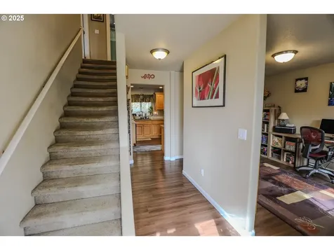 1734 NE Shale Court Roseburg OR 97470