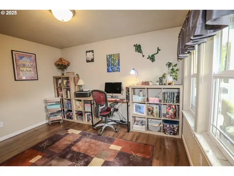1734 NE Shale Court Roseburg OR 97470