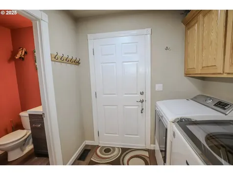 1734 NE Shale Court Roseburg OR 97470
