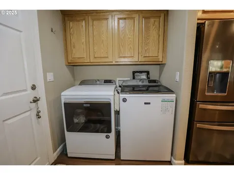 1734 NE Shale Court Roseburg OR 97470