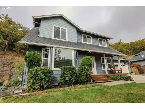1734 NE Shale Court Roseburg OR 97470