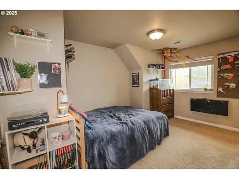 1734 NE Shale Court Roseburg OR 97470